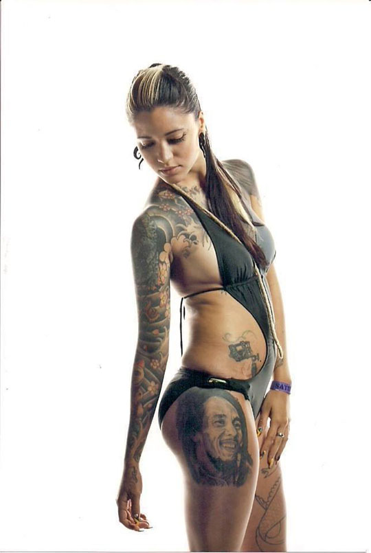 【外人】美しい素肌にタトゥーを施す美女達のポルノ画像 207