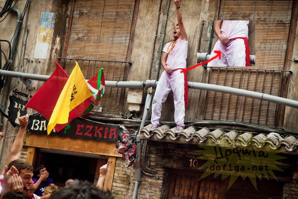 【外人】スペイン3大祭りで男も女もテンション上げまくりでおっぱいポロリしまくるポルノ画像 12125