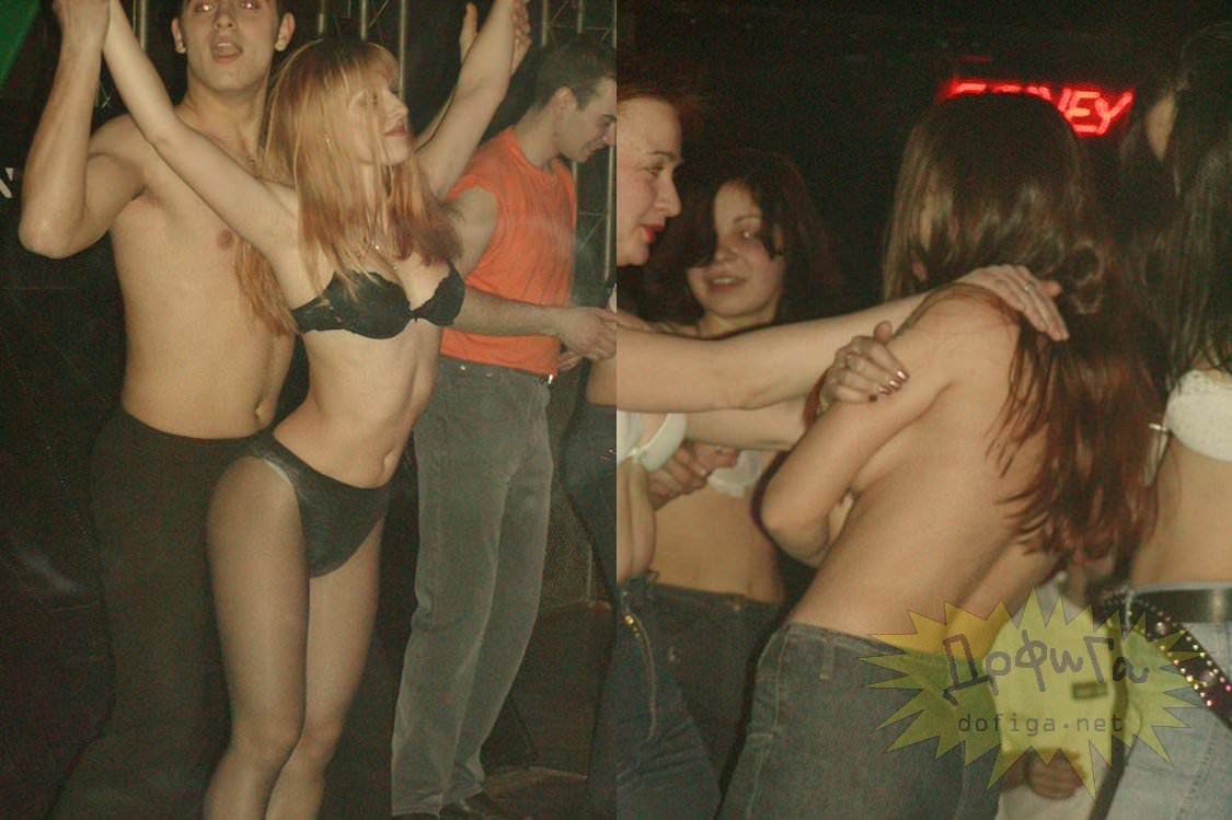 【外人】クラブでアゲアゲになり過ぎて裸になっちゃうウクライナの素人女子たちのポルノ画像 2369