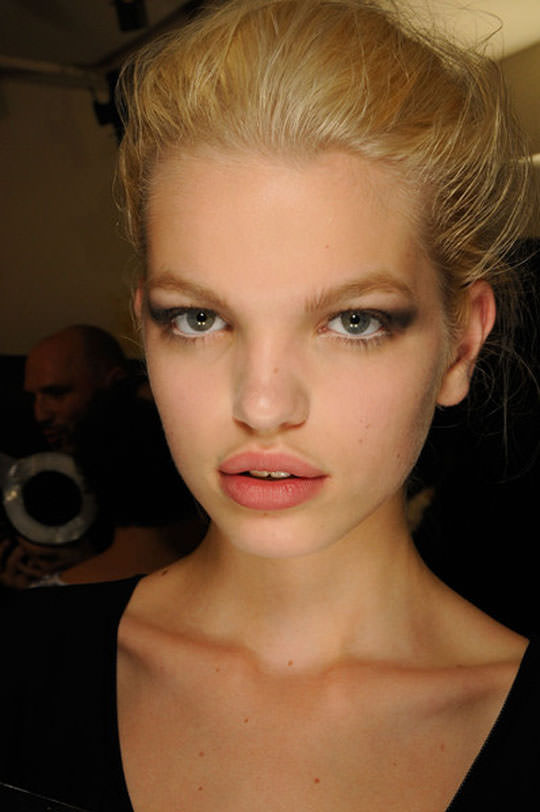 【外人】オランダ人の金髪モデルのダフネ(Daphne Groeneveld)が童顔で魅了するポルノ画像 2940