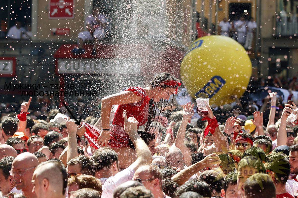 【外人】スペイン3大祭りで男も女もテンション上げまくりでおっぱいポロリしまくるポルノ画像 7119