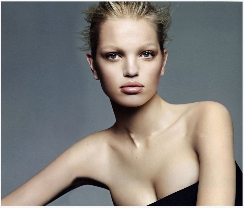 【外人】オランダ人の金髪モデルのダフネ(Daphne Groeneveld)が童顔で魅了するポルノ画像 9146