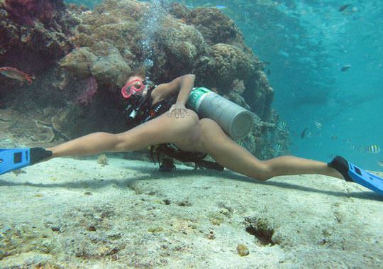 【外人】アワビかと思ったらおまんこだった水中に浮かぶ素人娘のポルノ画像 142