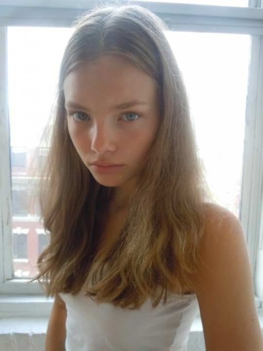 【外人】これぞ美少女顔なロリ娘クリスティン･フローセス(Kristine Froseth)のモデル写真ポルノ画像 2717