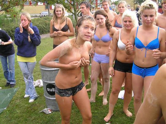 【外人】スウェーデンの女子大生がビキニや手ブラでレズってるポルノ画像 1315