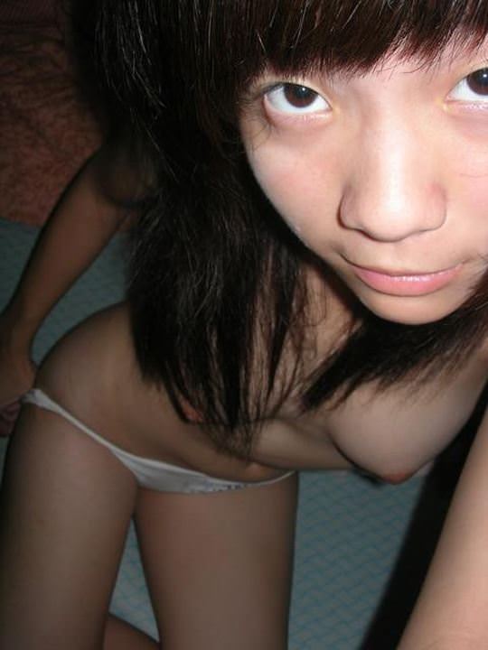 【外人】幼いあどけなさの残る中国人素人美少女のおっぱいとマンコのポルノ画像 85