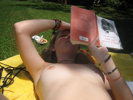 【外人】ゲルマン系美女18歳が初々しい裸体を晒す個人撮影ヌードポルノ画像 1030